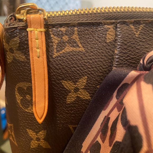 🔥💕SOLD Authentic Louis Vuitton Turenne PM.💕🔥 - Picture 8 of 8